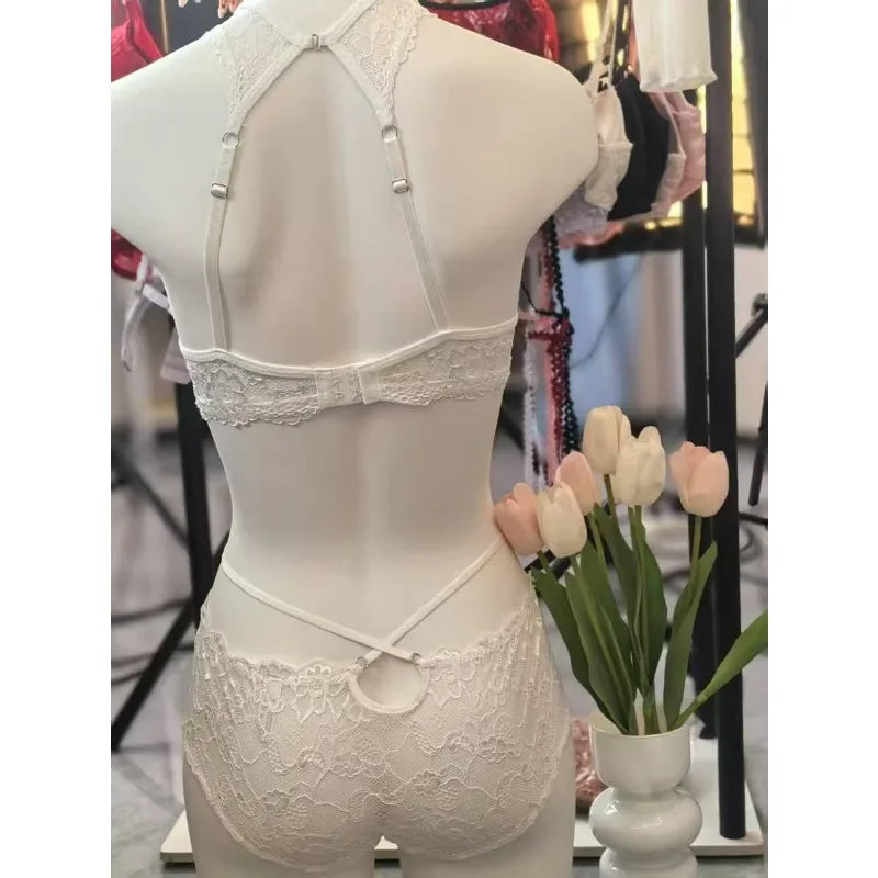 Comfortable Strapless Bra for Women French Design Neckline Support Push Up Padded Short Bra Everyday Wear Lace Trimmed MOYISU