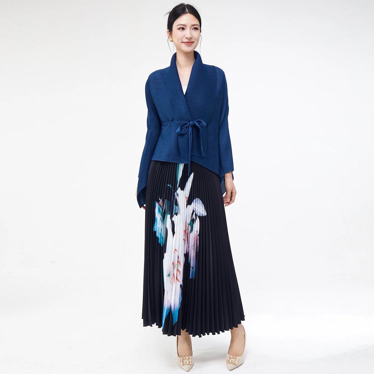 2025 Two piece women's elegant casual top and skirt Two piece women's pleated dress