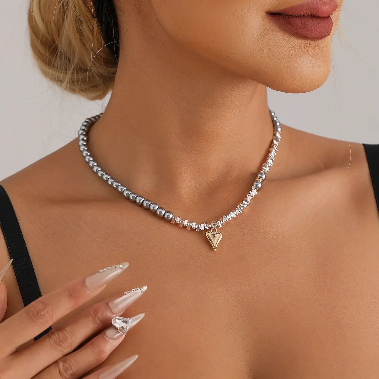 Y2K Heart Beaded Necklace Women Boho Irregular Crystal Class Gravel Clavicle Chain Cool Y2K Choker Exquisite Fashion Jewelry