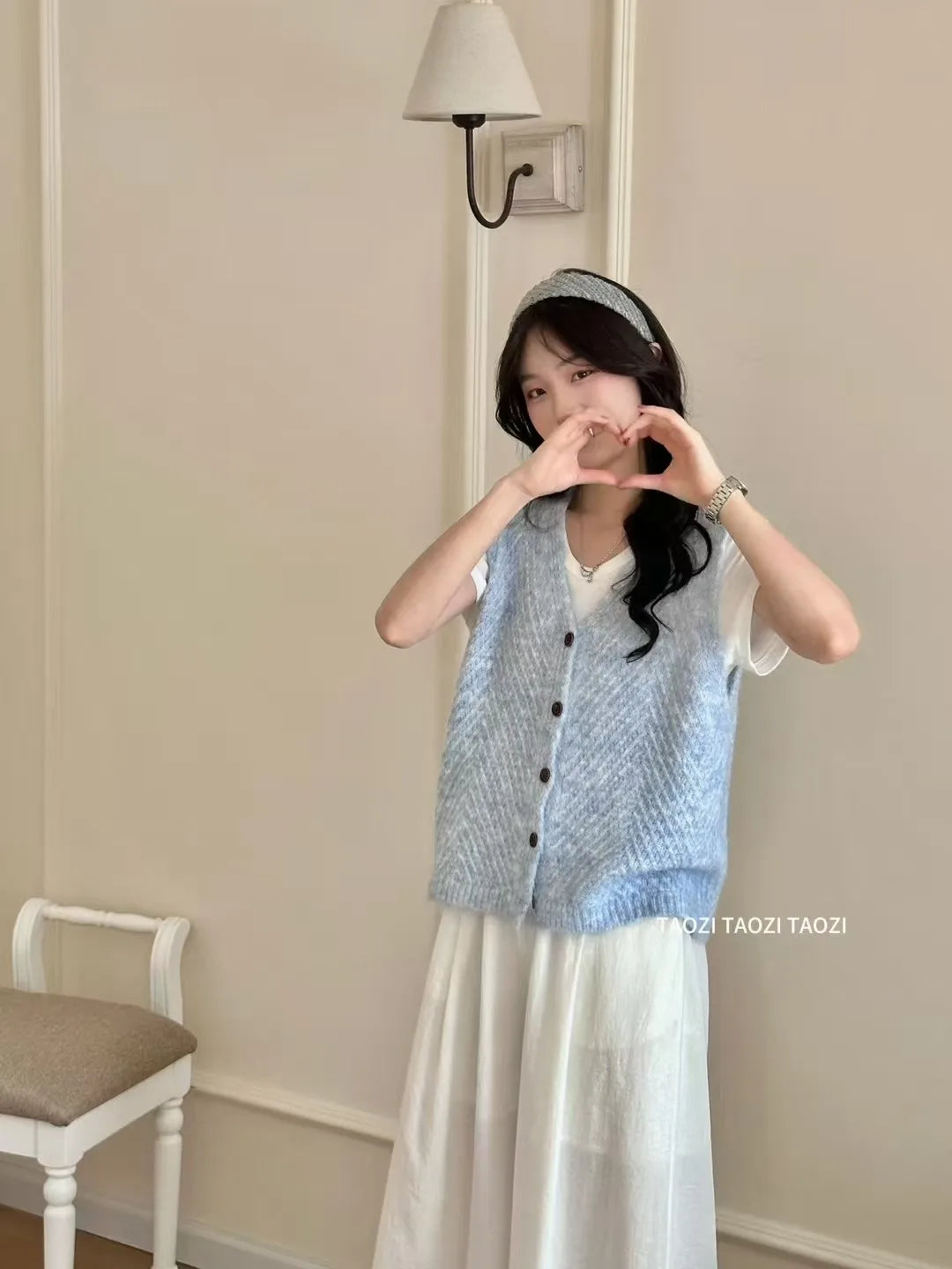 Sweater Vest For Women Autumn 2025 New Fashionable Korean Style V Neck Single Button Knitted Sweaters Vests Women Outwear Tops