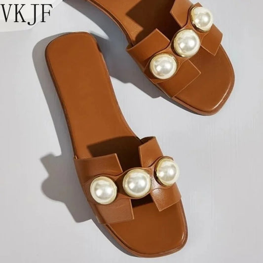Slippers Women 2025 New Flat Slippers Party Shoes Fashion Pearl Sandals Slippers Roman Women Flip-Flops Casual Beach Shoes Trend