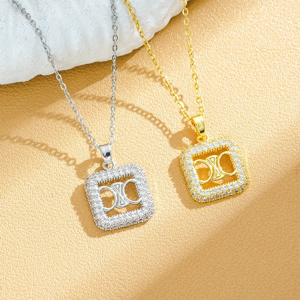 The letter necklace is a niche style specially designed for women. It won't fade and is a fashionable clothing necklace