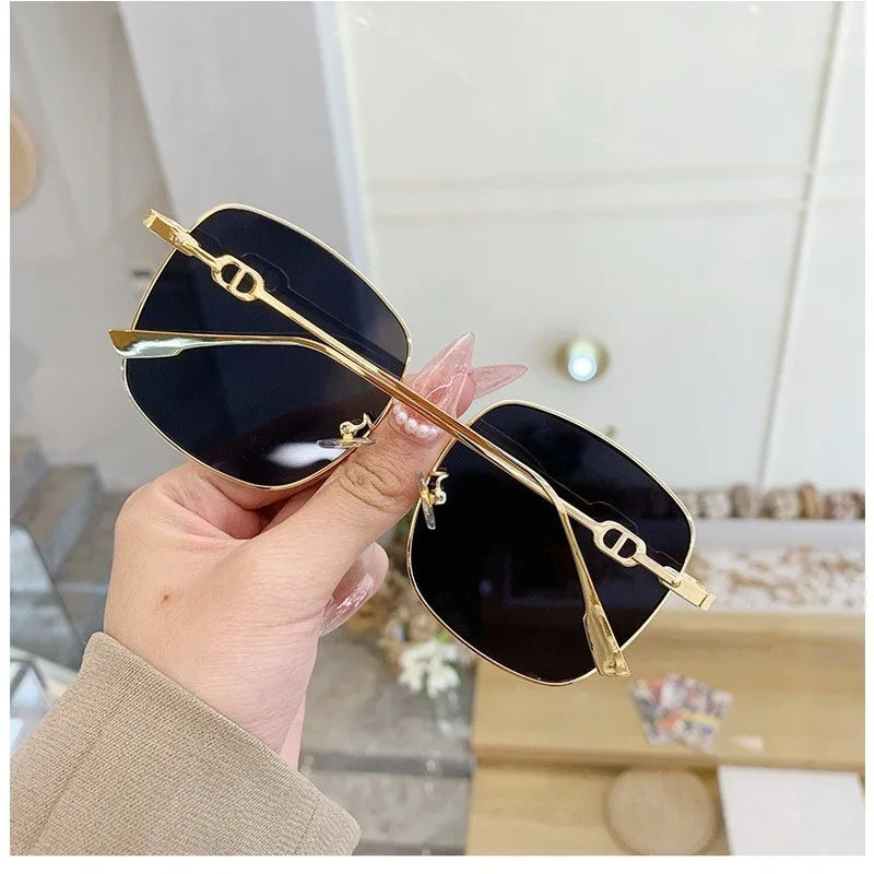 Unglasses for Women Fashion Square Frame Beach Gradient Sunglass Original Lady Retro Branded Shades UV400 Eyeglasses
