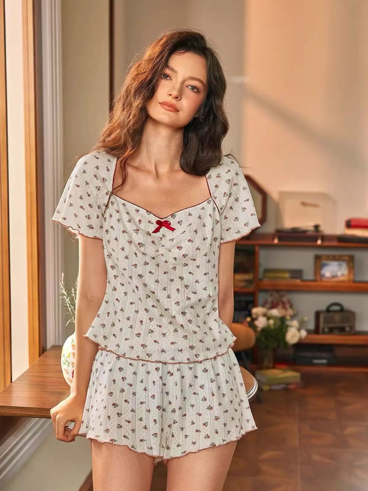 Women's Two-piece Pyjamas Sensual Romantic Floral Print With Scalloped Trim and Bow Detail Short-sleeved Top Shorts Homewear