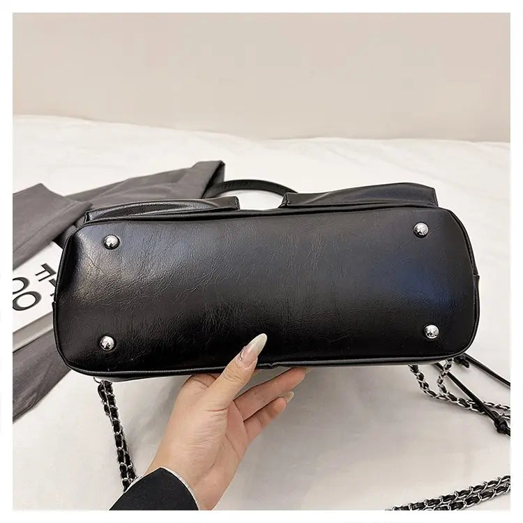 Women's Hand Bag With Elegant Classic Style And Premium Leather Featuring Trendy Design For Commute