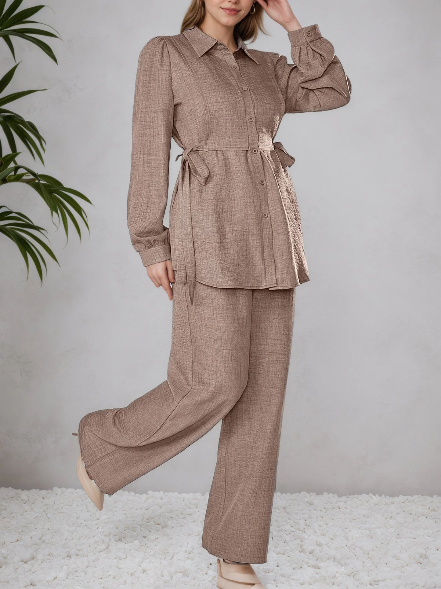 A large-sized women's suit elegant and casual long-sleeved top and loose pants and a loose fit for commuting and office work
