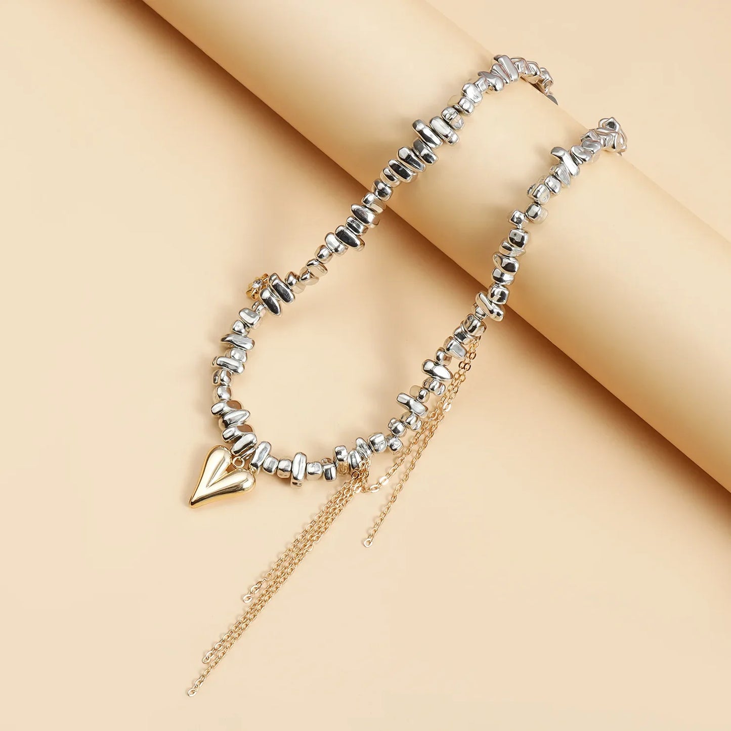 Y2K Heart Beaded Necklace Women Boho Irregular Crystal Class Gravel Clavicle Chain Cool Y2K Choker Exquisite Fashion Jewelry