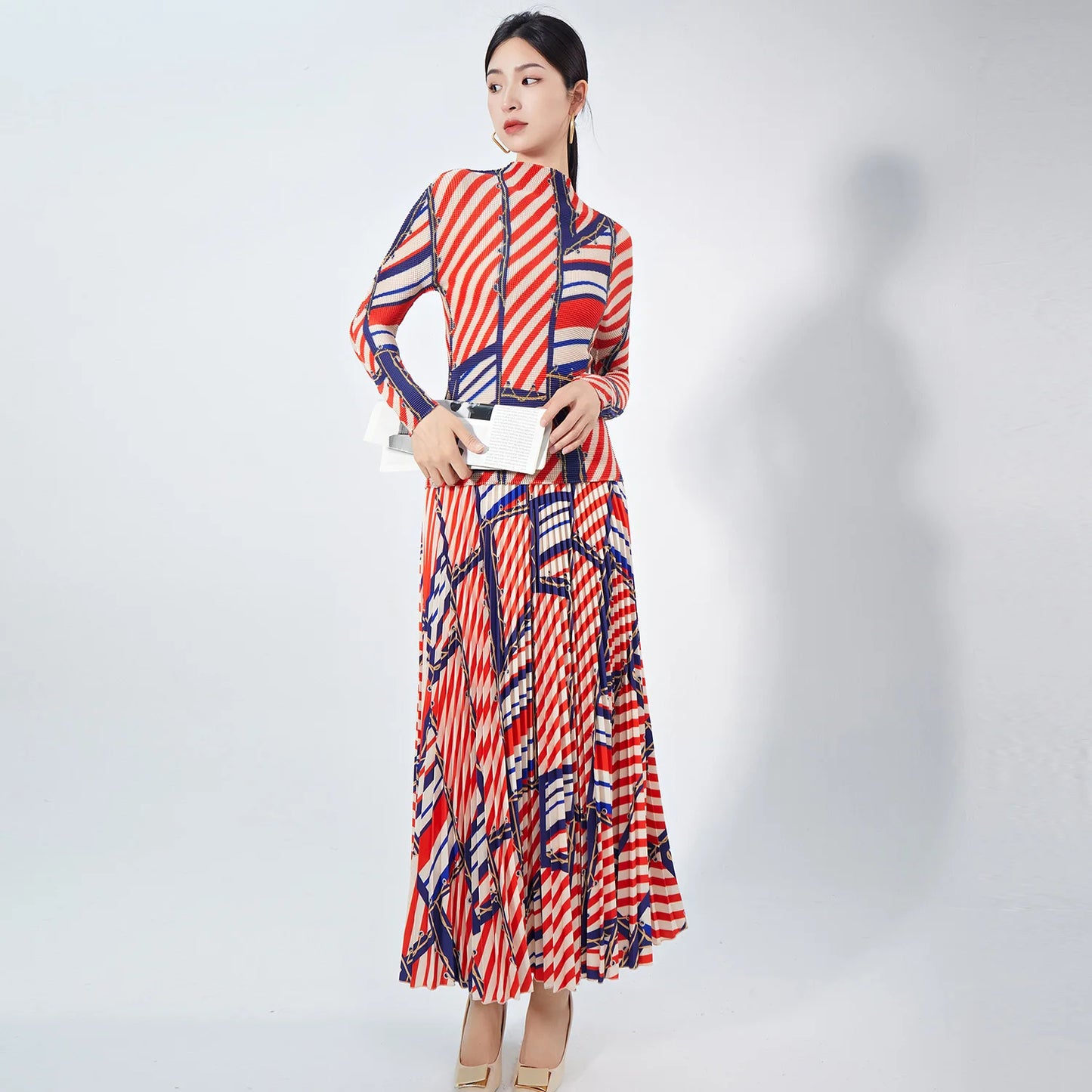 Elegant Women's Two-Piece Dress Set Pleated Striped Long-Sleeved Turtleneck Skirt Ankle Length Woven Fabric Anti-Static