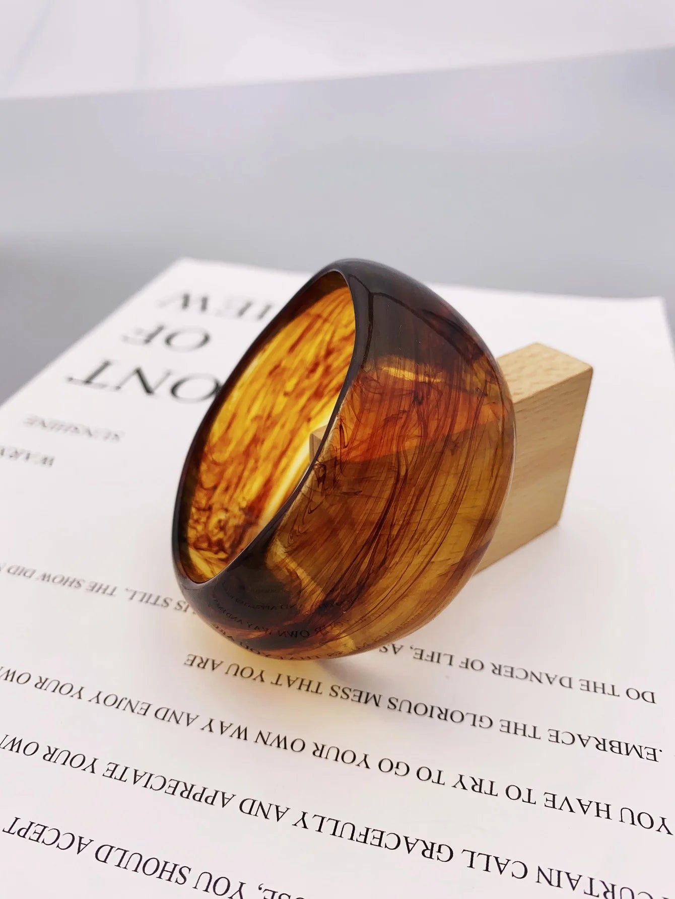 Fashionable irregular bangles with marble pattern for women bracelets for women