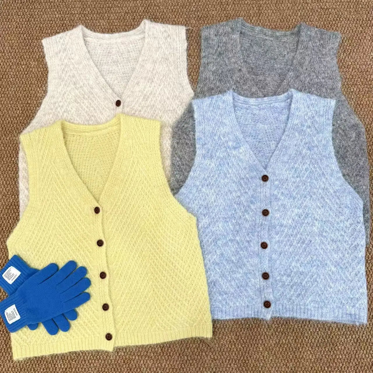 Sweater Vest For Women Autumn 2025 New Fashionable Korean Style V Neck Single Button Knitted Sweaters Vests Women Outwear Tops