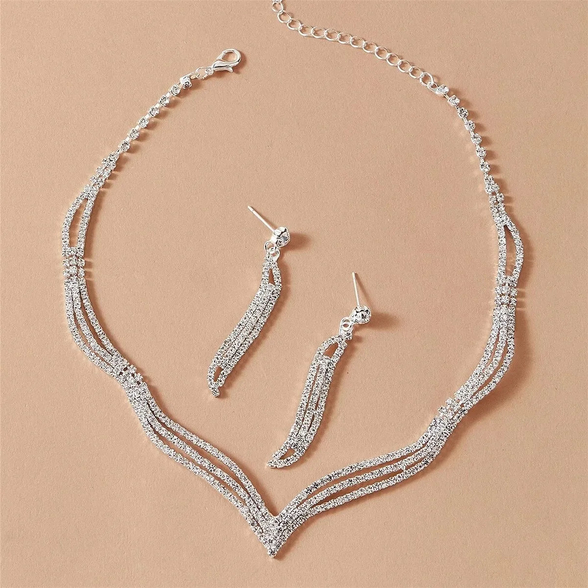 Women's fashion design jewelry set, simple and versatile, light luxury style, sparkling accessories