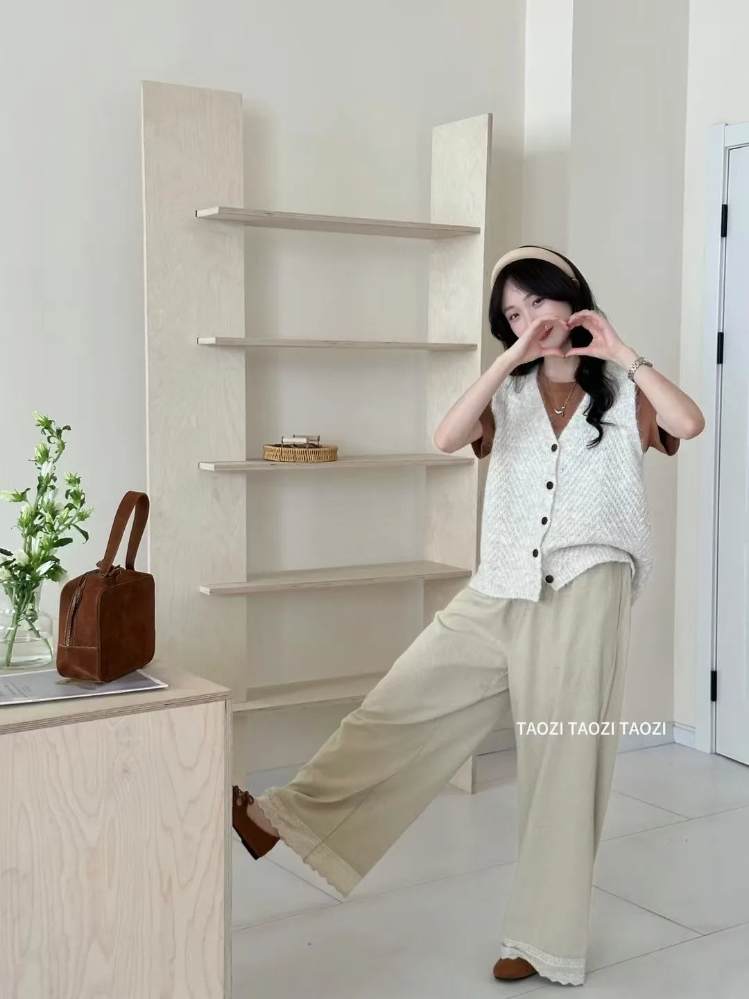 Sweater Vest For Women Autumn 2025 New Fashionable Korean Style V Neck Single Button Knitted Sweaters Vests Women Outwear Tops