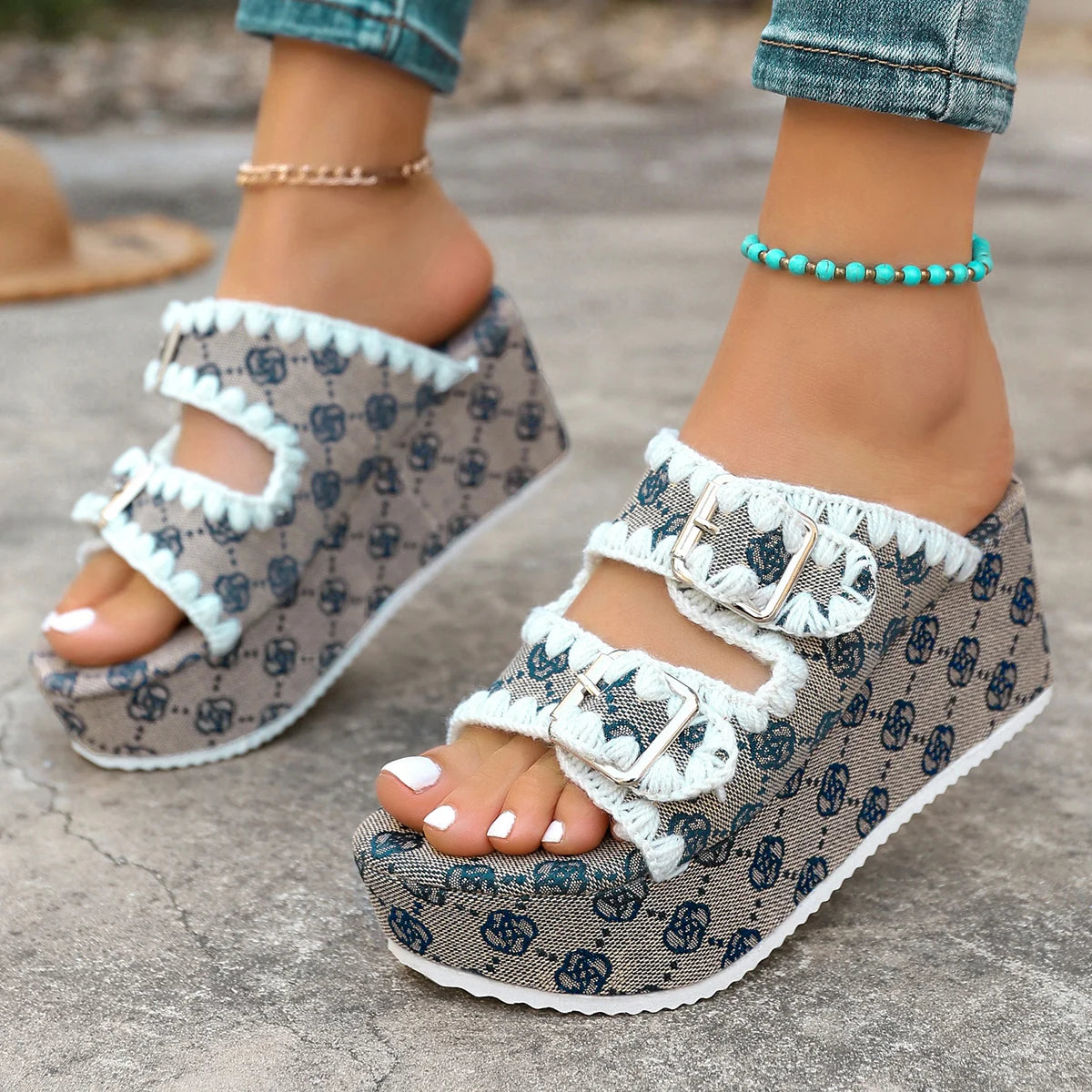 Women Slippers 2025 New Hot Summer Fashion Women Shoes Banquet Party Beach Sandals Sexy Platform Woman Slippers Slides Women