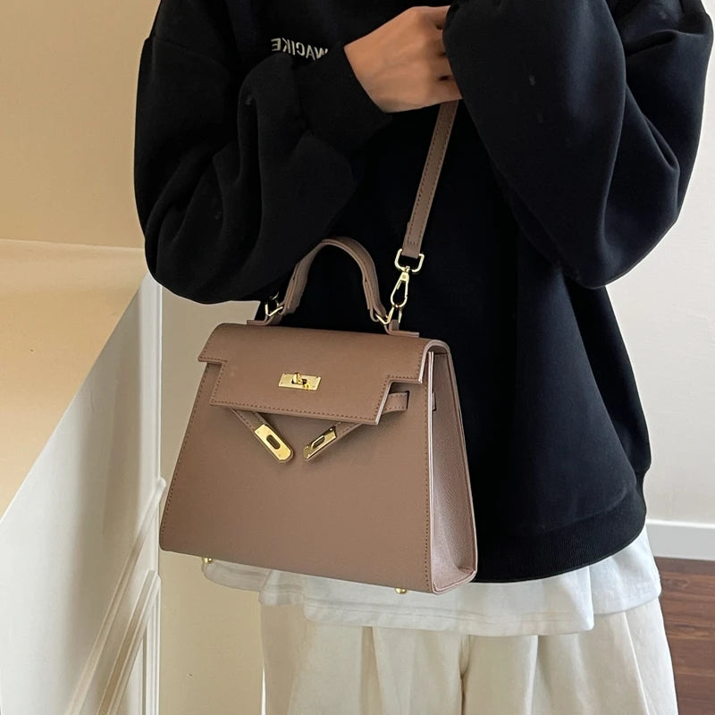 Stylish High-End Minimalist Handbag For Women Featuring Trendy Design And Large Capacity Solid Color Crossbody Bag Luxury