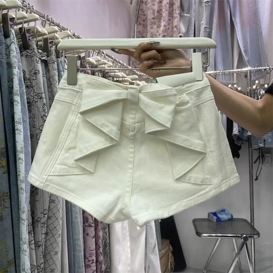 Cute Bow Design White Denim Shorts Women's Summer New Fashion A-shaped Jeans Hot Pants