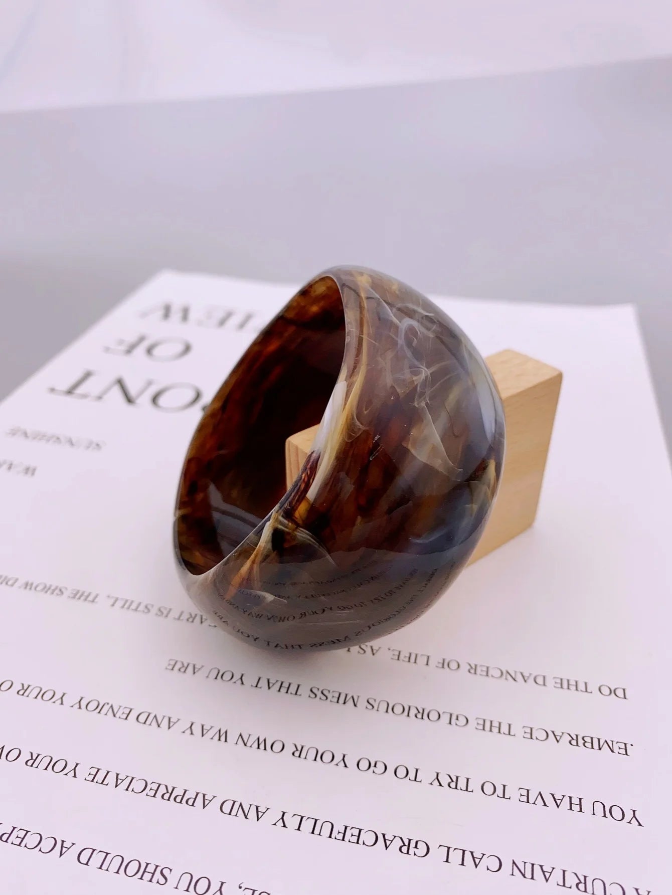 Fashionable irregular bangles with marble pattern for women bracelets for women