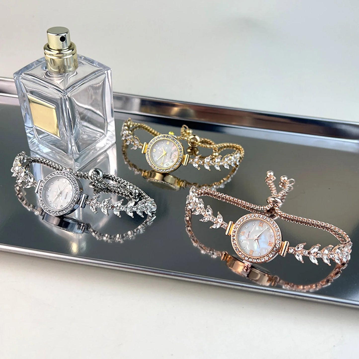 Women's Diamand Wristwatches Quartz Crystal Watch Free Adjustment Bracelet Watches for Brides Wedding Banquet Wearing