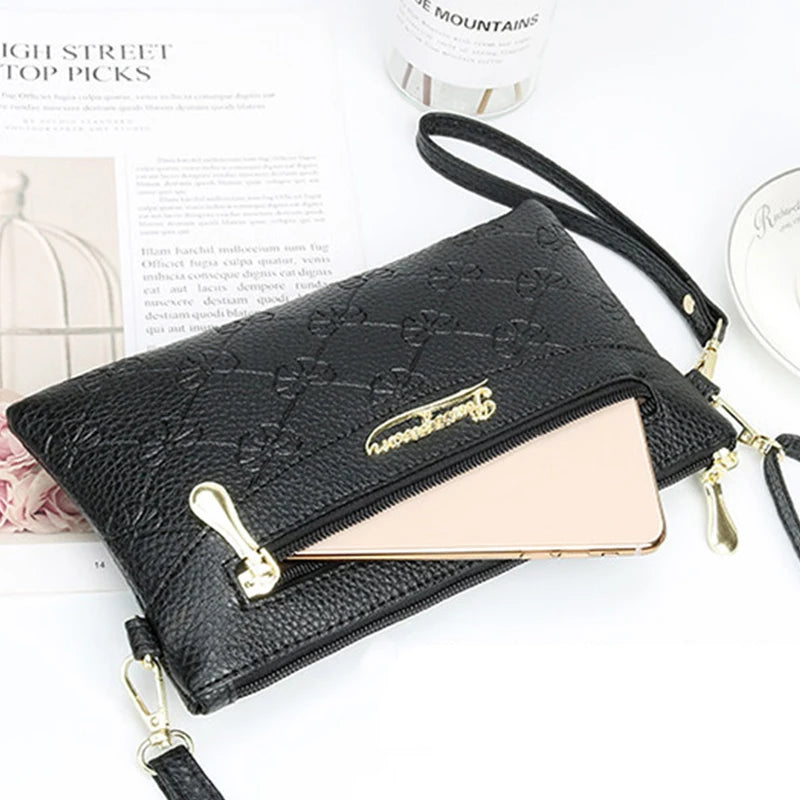 A lady's handbag, simple design, small size, suitable for travel, fitness, work, parties, weddings, and other occasions.