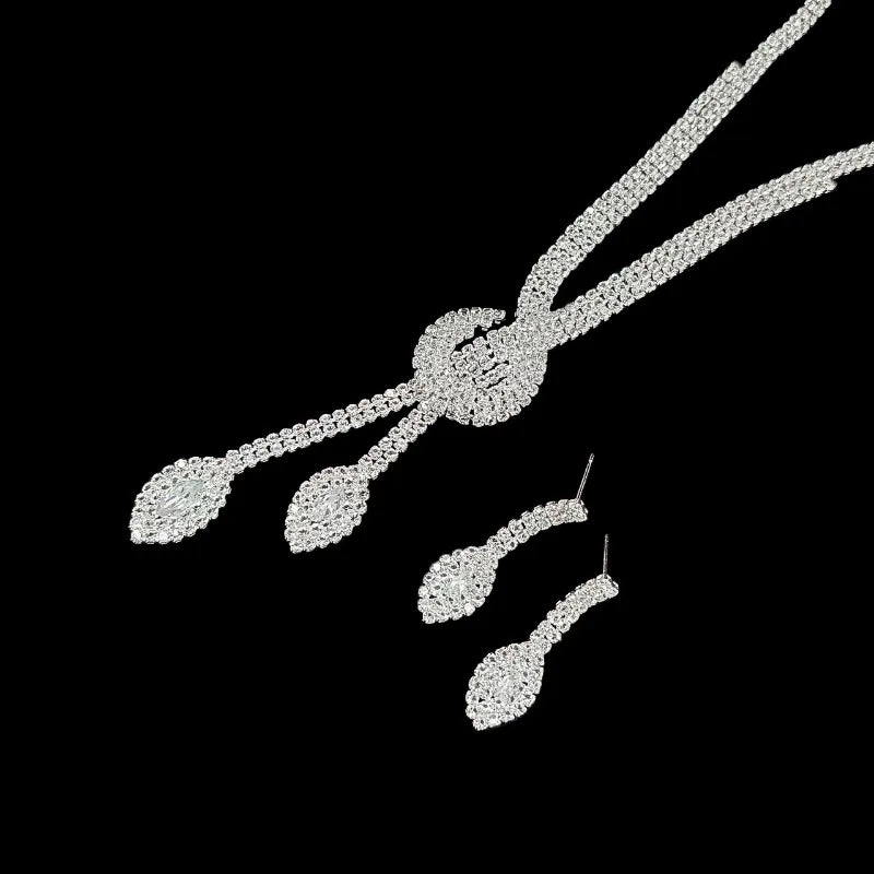 Two-piece set of women's earrings and necklace, fashionable, luxurious, and sparkling jewelry, perfect for holiday gifts