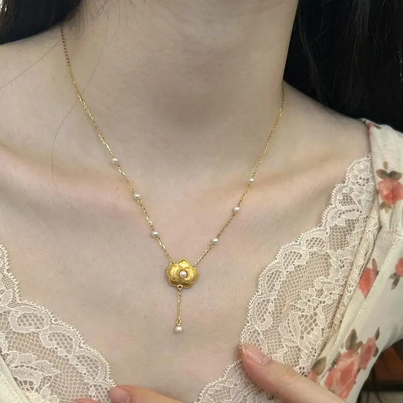 Rich and exquisite velvet gardenia pearl necklace antique gold craftsm brushed pearl collar chain tassel wedding jewelry
