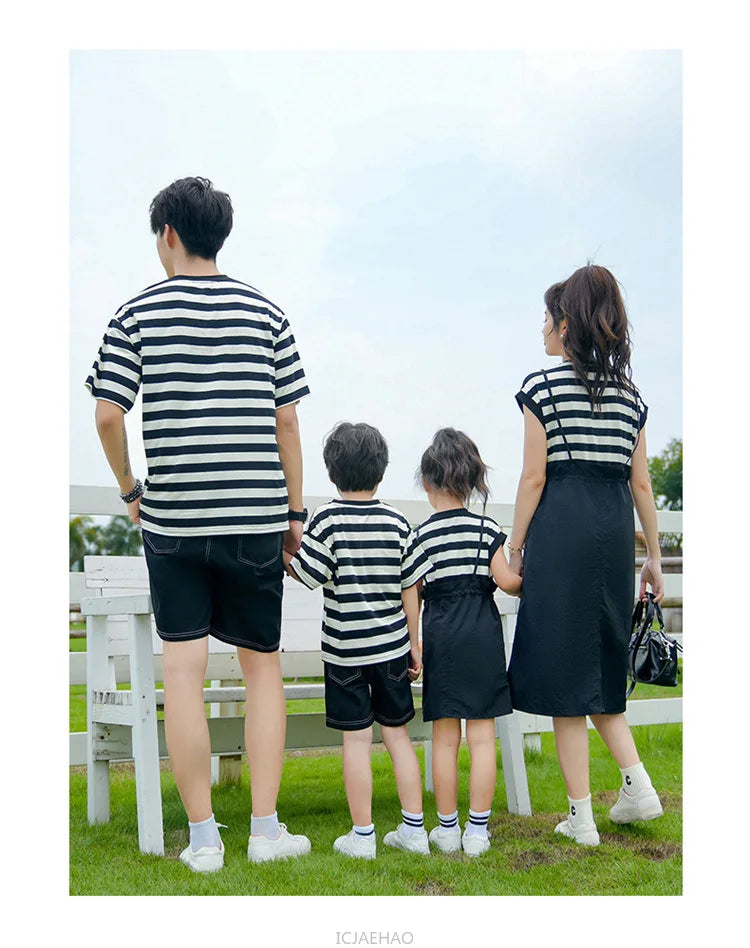 Dress 2025 Woman Family Couple Matching Clothes Parent-child Mom Daughter Dress Dad Son T Shirt Sibling Brother Sister Outfits