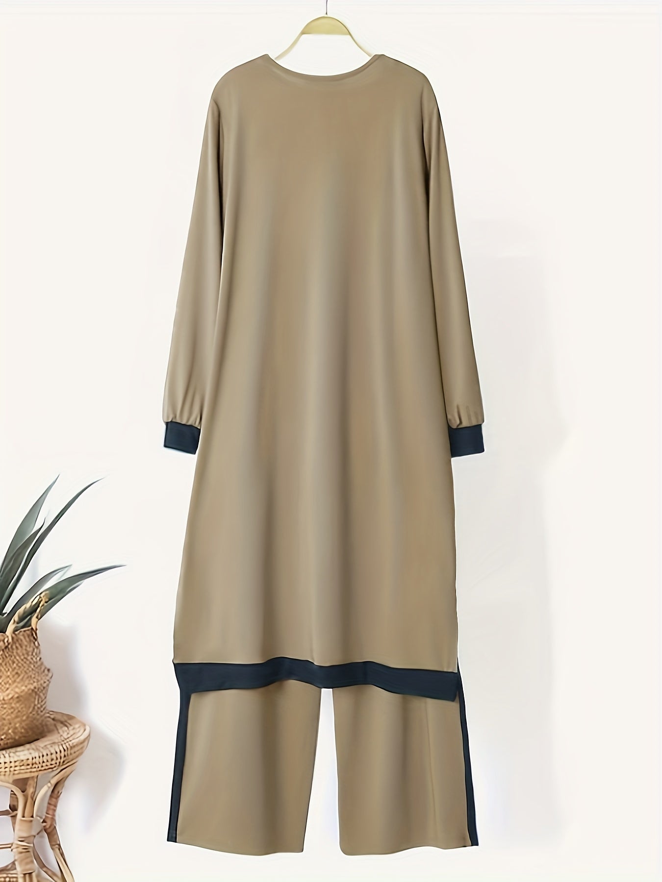 Chic Color Block Three-Piece Outfit Set - Comfy Cardigan, Flattering V-Neck Tops & Flowy Pants - Womens Casual Fashion Wardrobe Staple