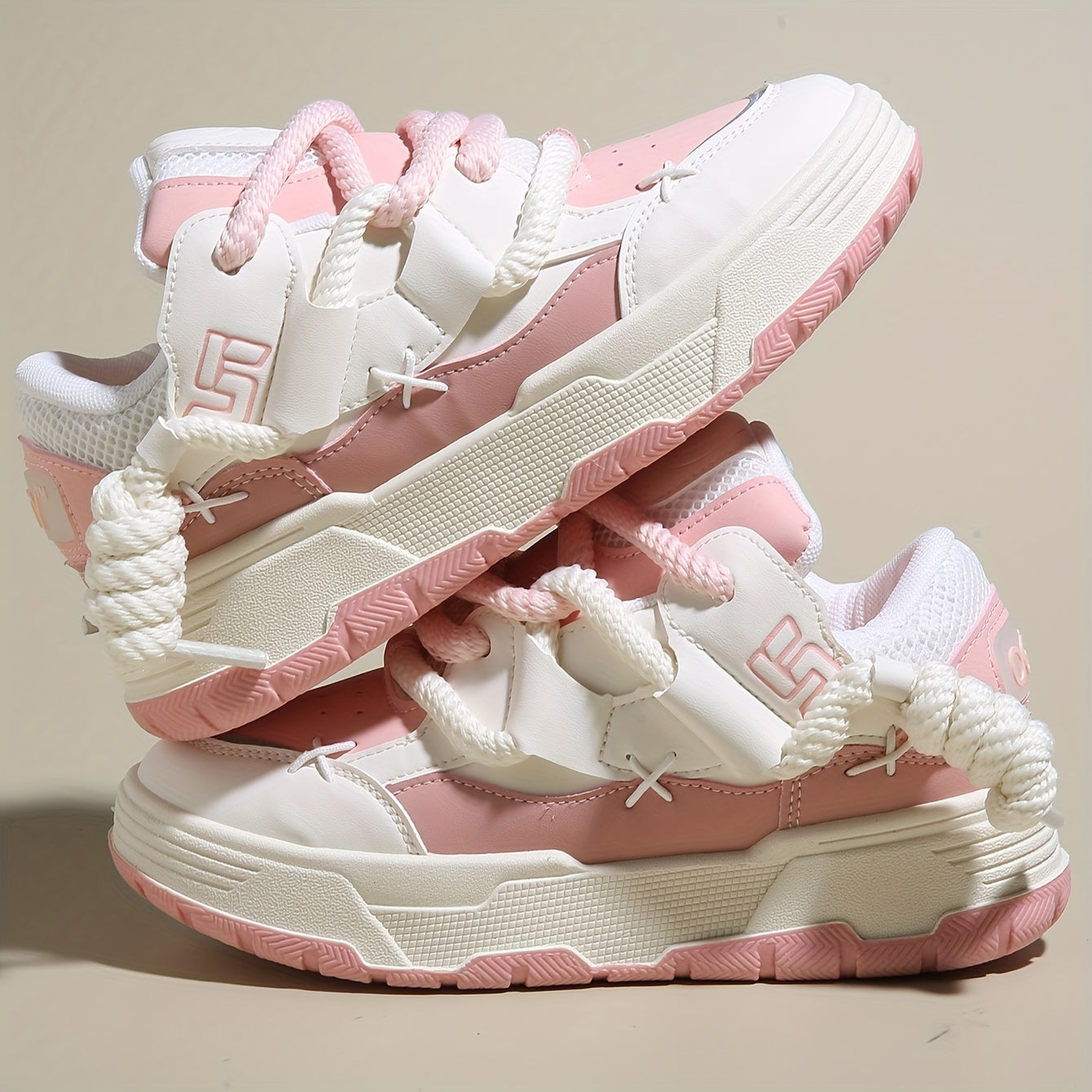 New Casual And Fashionable Women's Shoes, Outdoor Breathable Sports Shoes, Lace Up Trendy Board Shoes
