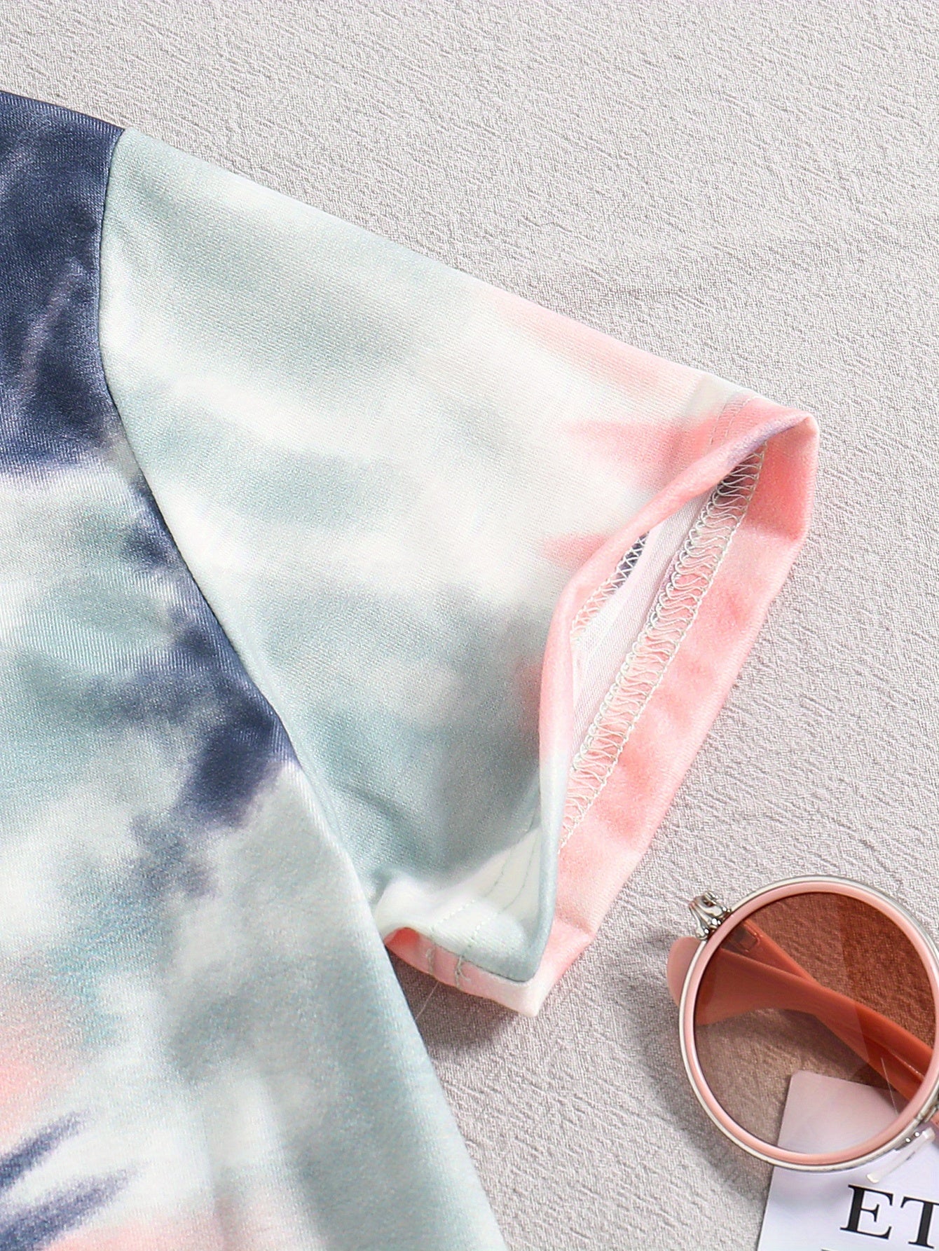 Vibrant Girls' Tie-Dye Graphic Crew Neck T-Shirt - Soft, Lightweight, and Comfortable Fit for Kids - Perfect Summer Tops Clothing for Casual Wear