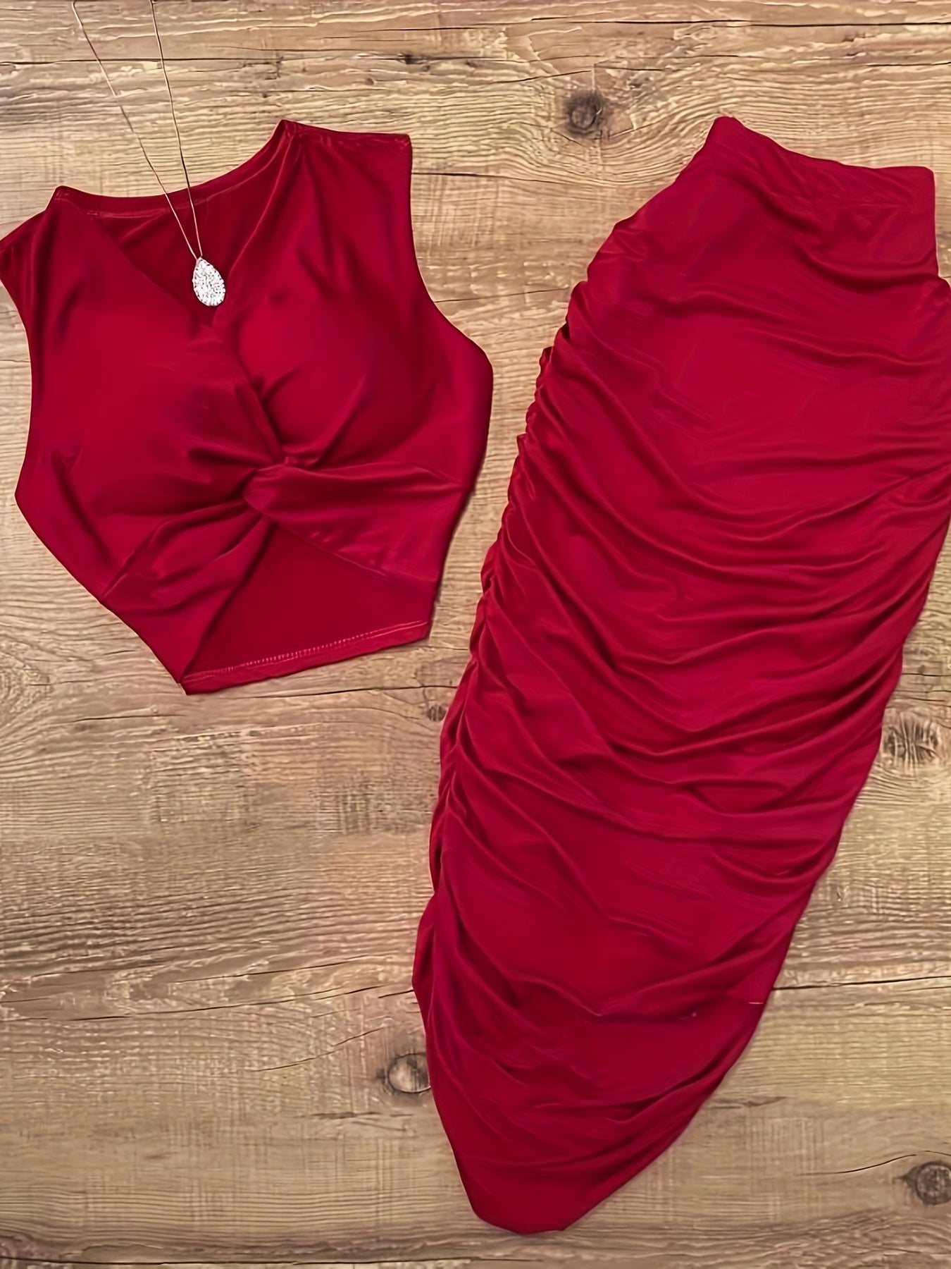 European and American Fashion Women's Sexy Pleated Half-Length Skirt Set, Stylish Two-Piece Dress for Festive Casual Elegance